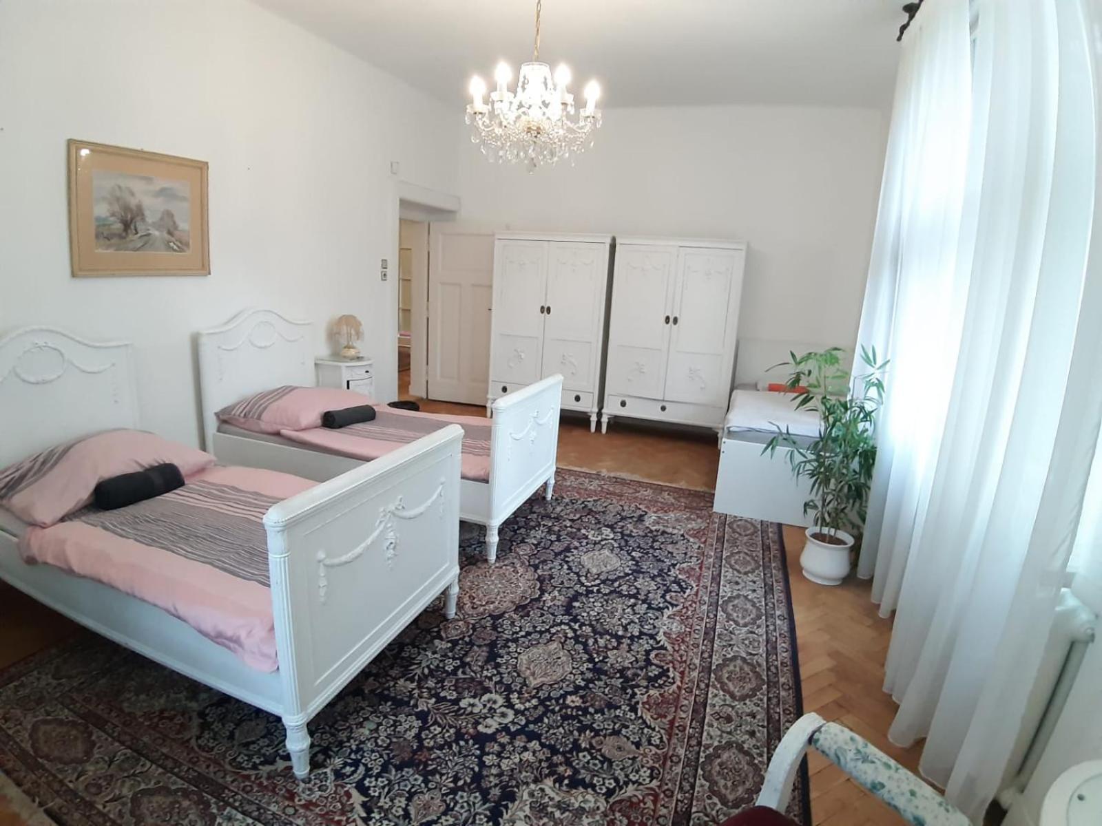 Rooms In Prague-Big+Comfy מראה חיצוני תמונה