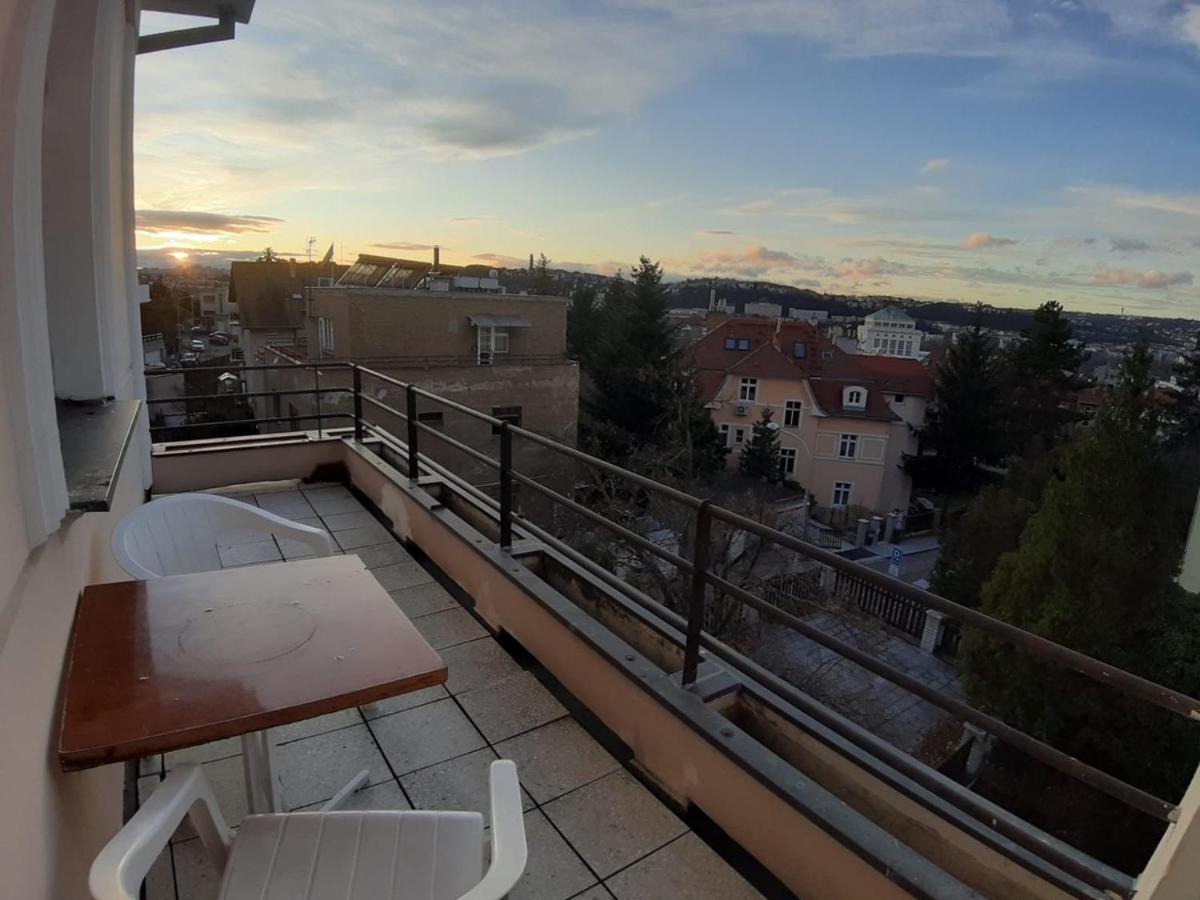 Rooms In Prague-Big+Comfy מראה חיצוני תמונה